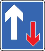 Vehicle priority class R2 Permanent 700x800mm (3mm aluminium composite)