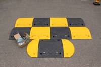 Speed Bump: 75mm inner segment yellow HxWxD: 75x500x480mm with fixings